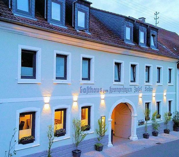 Zum Kronprinzen Hotel Garni Weyher Buitenkant foto